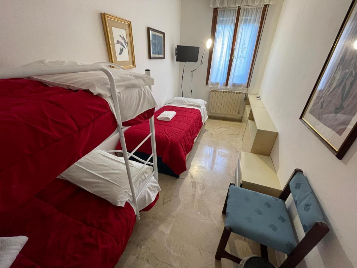 Royal Guest House Veneza Exterior foto