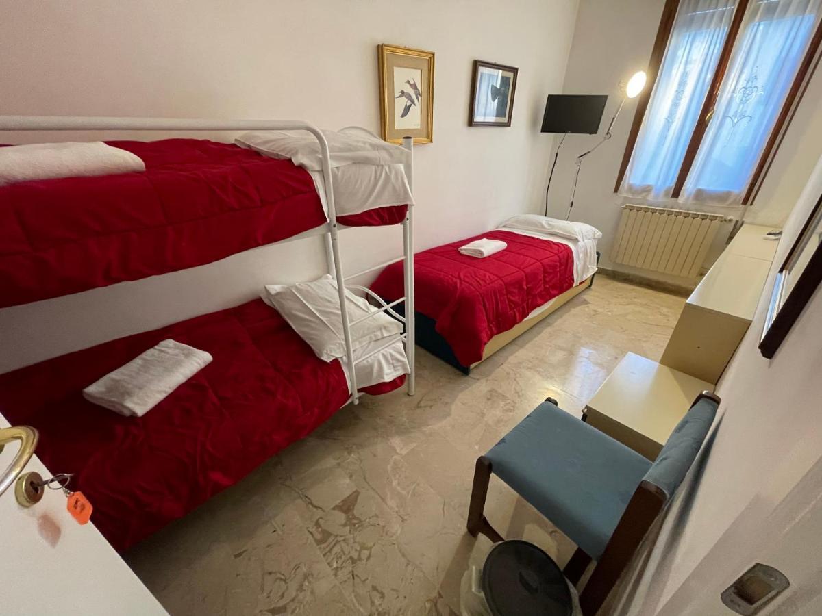Royal Guest House Veneza Exterior foto
