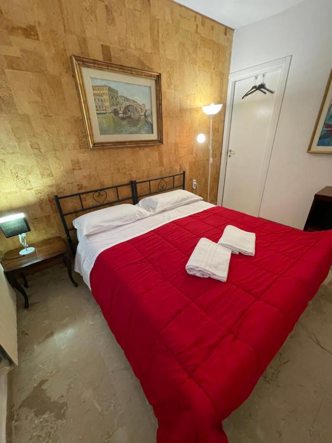 Royal Guest House Veneza Exterior foto
